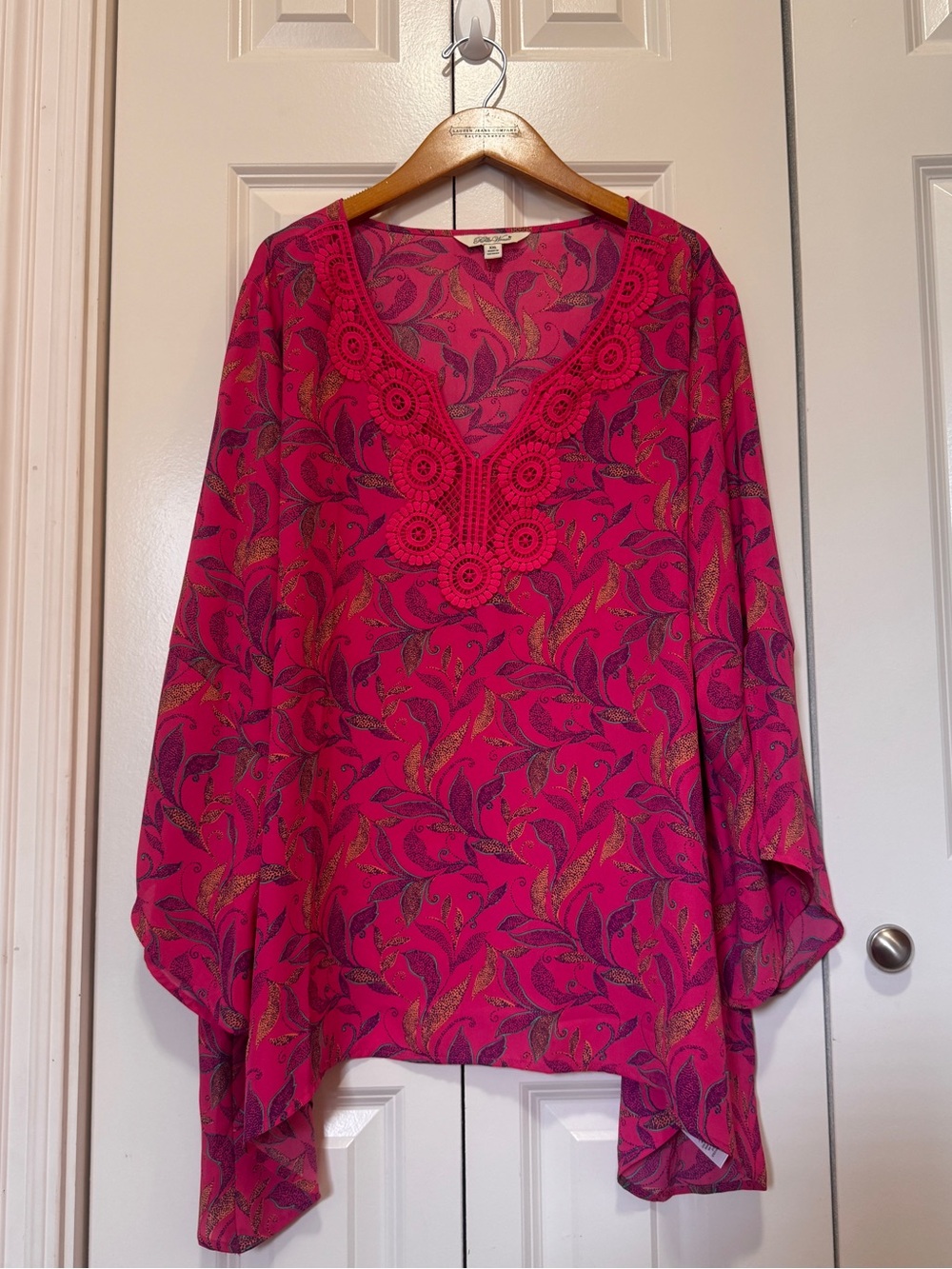 The Pioneer Woman XXL Pink Floral Crochet V Neck Sharkbite Blouse Top